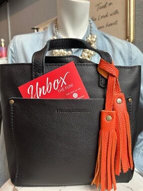 PLG 🧡🖤 Mini crossbody zipper tote pebbled black